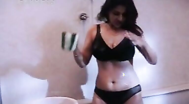 Indian Hottie In Shower - Movies.
