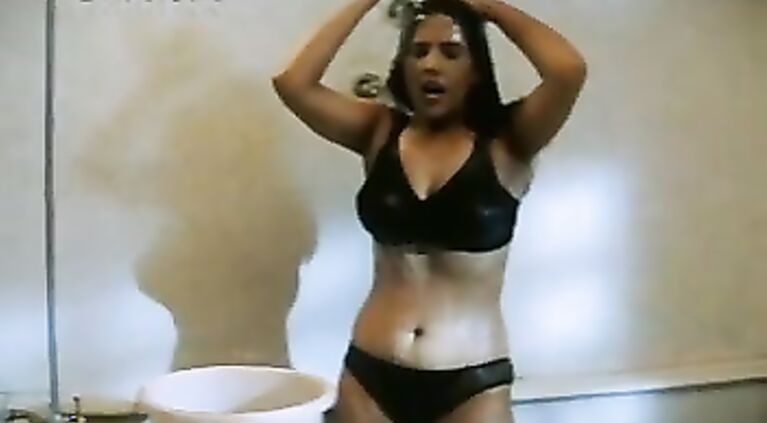 Indian Hottie In Shower - Movies.