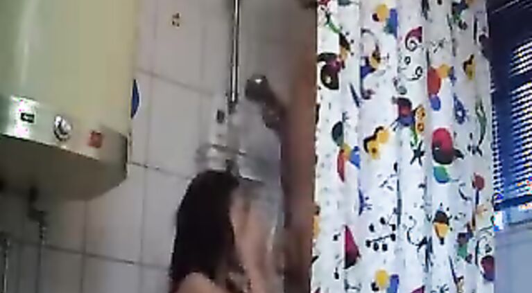 Blowjob In Shower - Movies.
