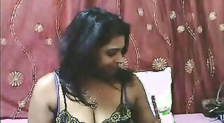 Desi Babe Of WebCam - Movies.