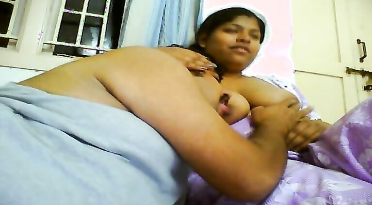Indian Couple Anu & Ravi - Movies.