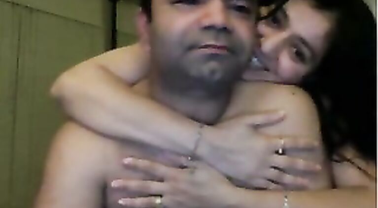 Shy desi college girl showing her boobs with her kameez hiked up