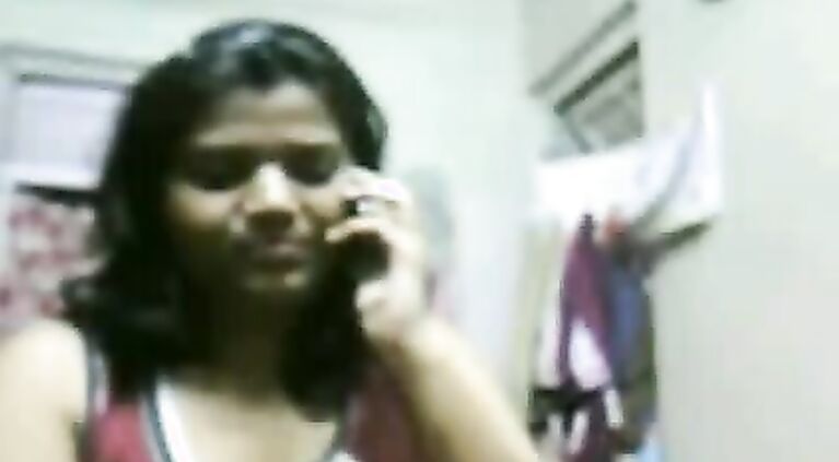Desi girl from Mumbai chatting live with her boyfriend on webcam showing her mouth watering big breast.