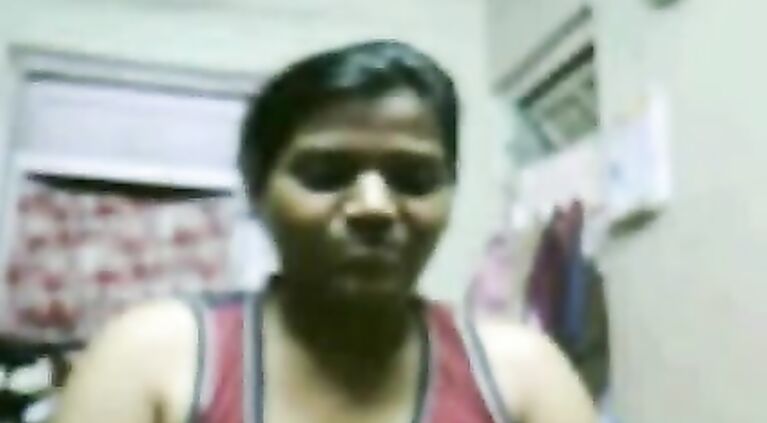 Desi girl from Mumbai chatting live with her boyfriend on webcam showing her mouth watering big breast.