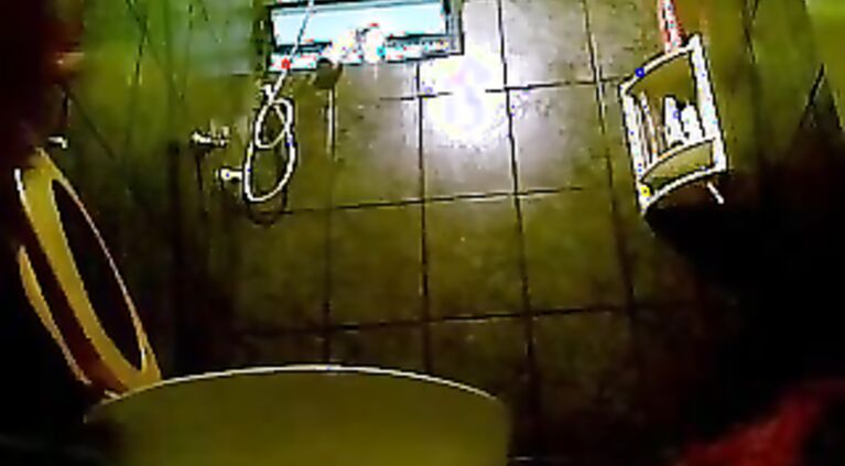 High profile mumbai model in Taj Hotel with her boyfriend taking shower recorded by hidden cam fixed by room service.