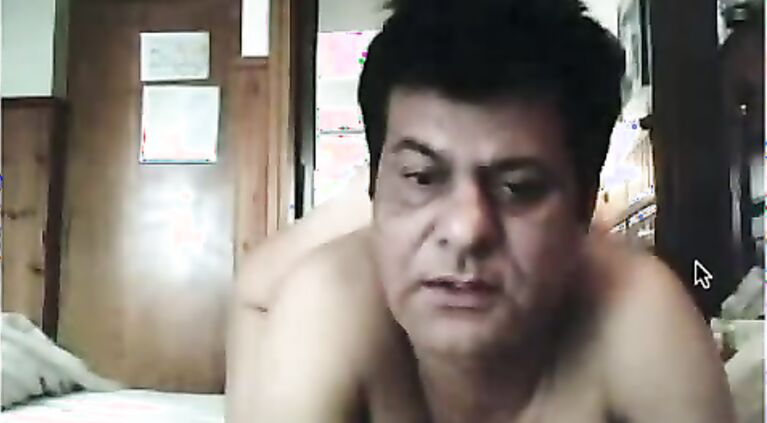 London Based Paki Couple - Movies.