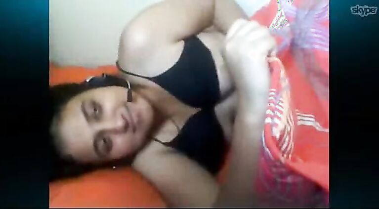 Mature big boobs housewife showing her sexy boobs on cam