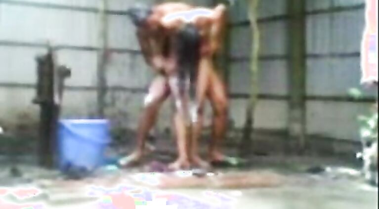 Sexy Indian Babe Archana In Bath Shooting Herself