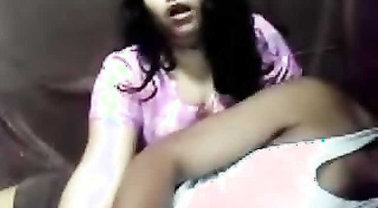 Sexy bhabhi during her period giving her man a h