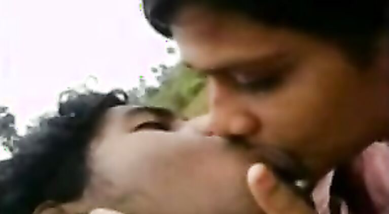 Indian GF Hot Smooch - Movies.