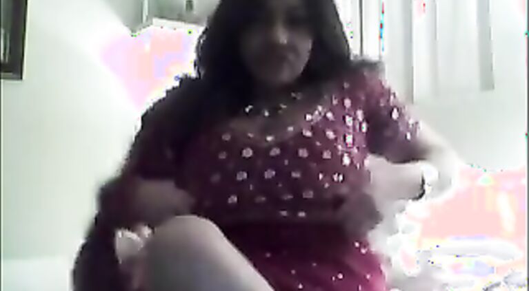 Gujarat Bhabhi On Webcam - Movies.