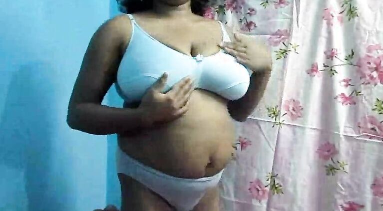 Shradha Bhabhi In Bra - Movies.