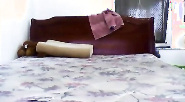 Homemade sex scandal video of Delhi guy with his girlfriend in Old Delhi hotel getting blowjob and fucked her hard!.