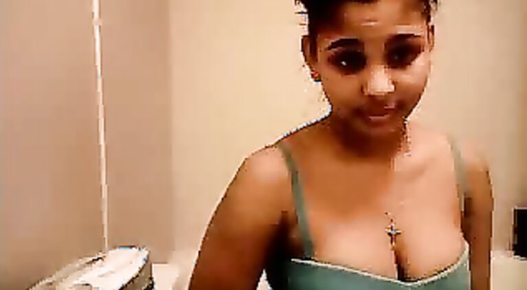 Hot Babe On Sex Chat - Movies.