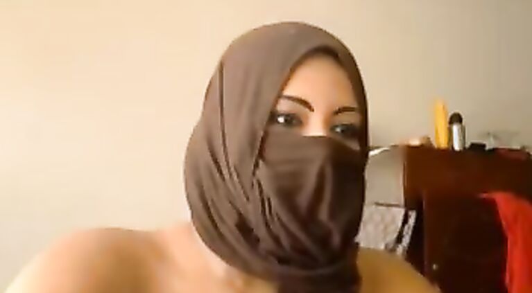 Paki Babe On Live Cam - Movies.