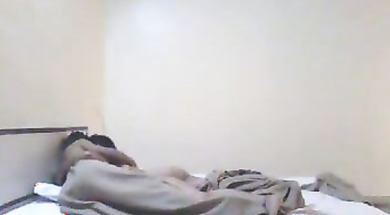 Mast home made video clip featuring desi bhabhi Anjela enjoying a hot session with her boyfriend Robert.