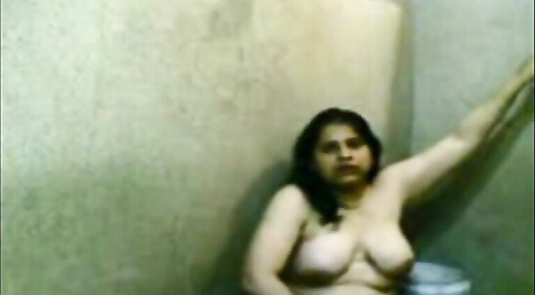 Bhabhi Drilling Her Cunt - Movies.