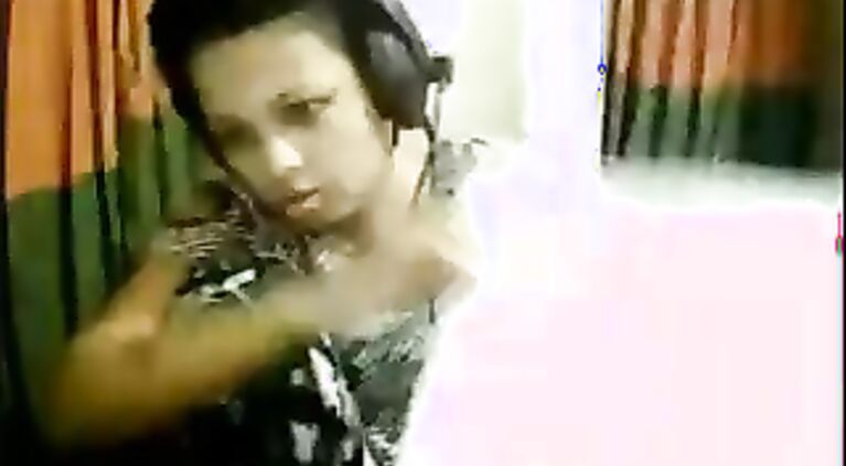 Indian Babe Ummi Cam Sex - Movies. video2porn2