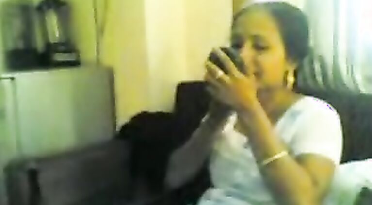 Ohh wow a Young Indian Boy fuck my wife also