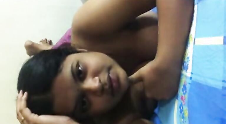 Bhabhi Sharing Sexperience - Movies.
