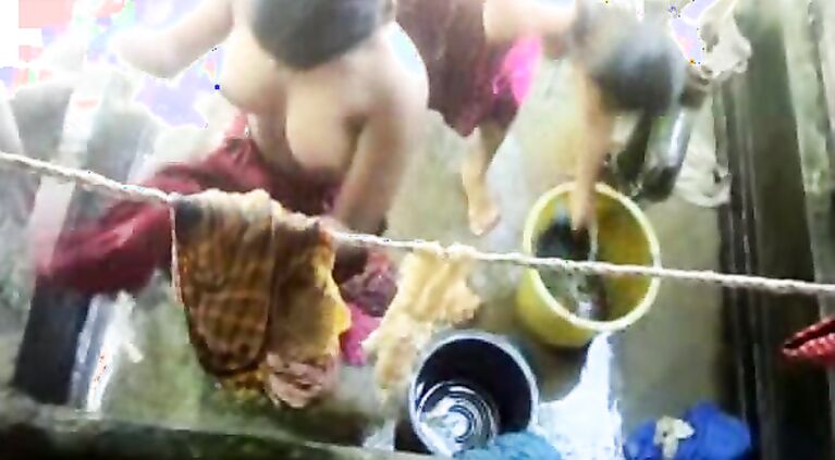 Lucknow Twins Sister Bath - Movies. video2porn2