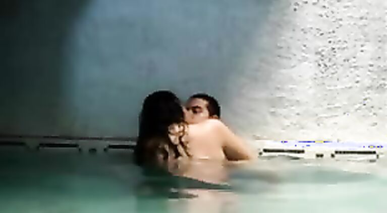 Newly Wed Couple In Pool - Movies. video2porn2