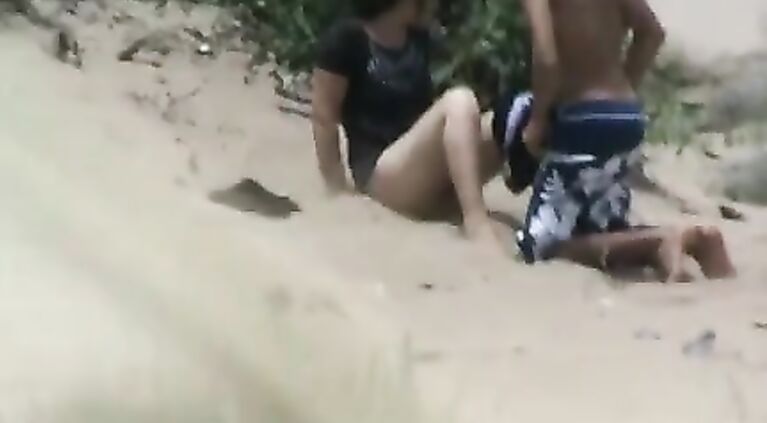 Paki Couple At Beach Fucking - Movies. video2porn2