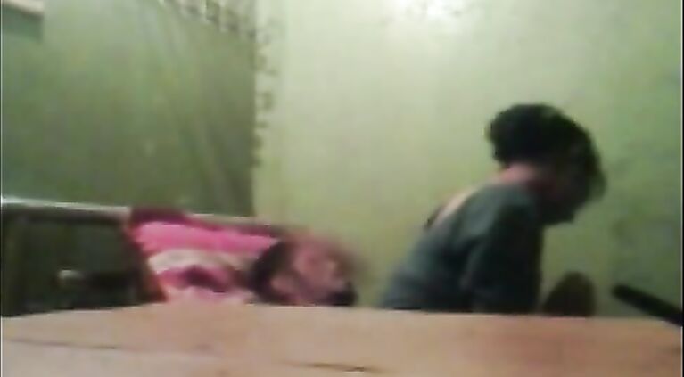 Indian amma aur beti ki sath sath alag alag mardoun sai chudai.