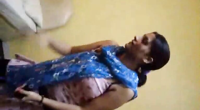 Pakistani Girl Teasing - Movies.