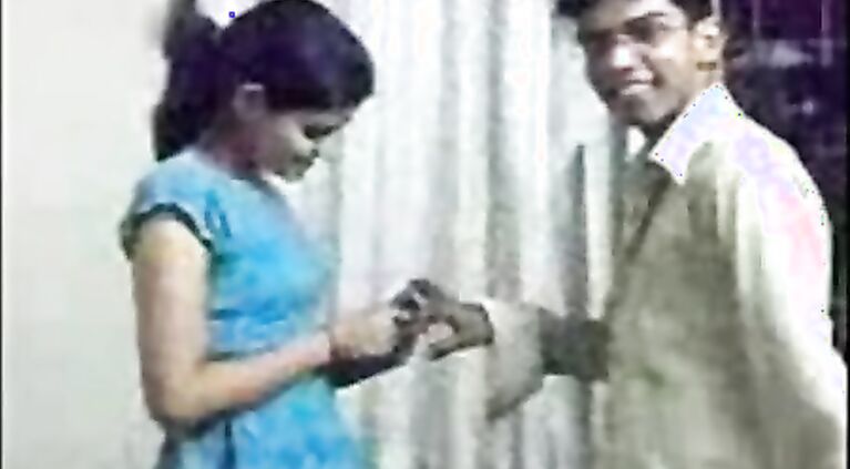 Couple Getting Engaged - Movies. video2porn2