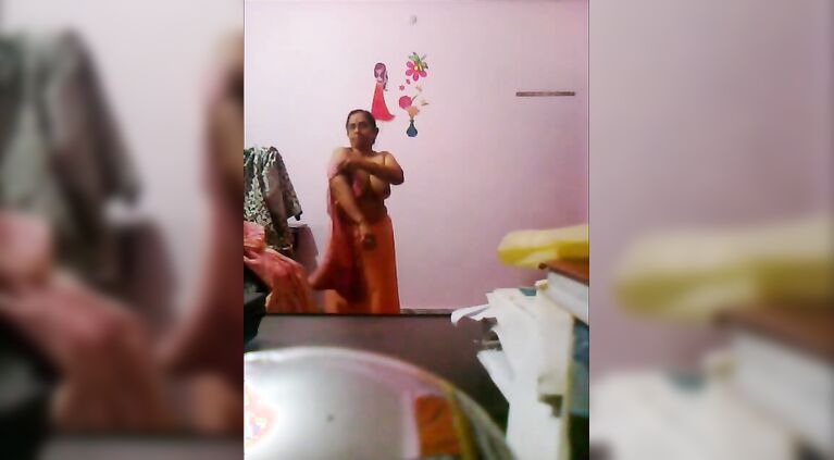 Mature Bhabhi Sari Removal - Movies.