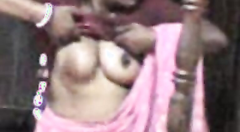 Desi Aunty Big Boobs Pressed - Movies.