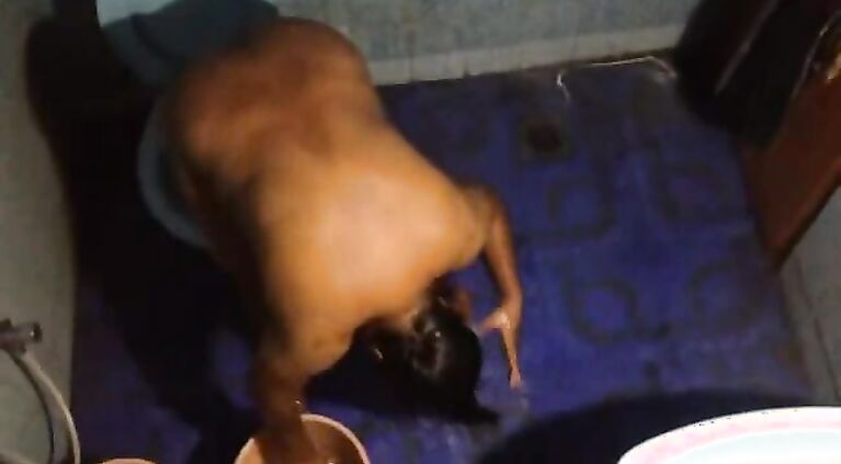 Mallu Bhabhi Taking Shower - Movies.
