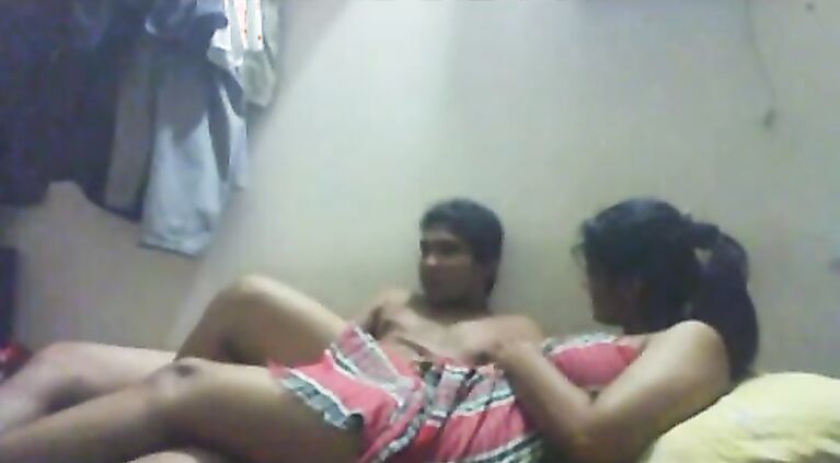 Sexy horny looking Indian bhabhi Anamika gettign ready for party wearing saree exposing her navel