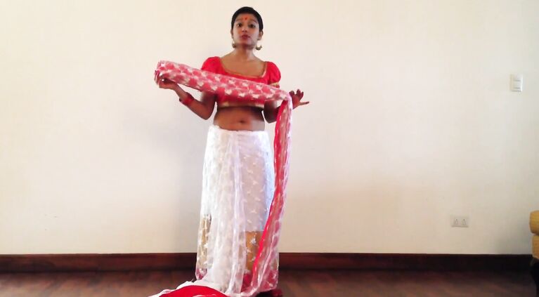 Indian Girl Giving Sari Lesson - Movies.