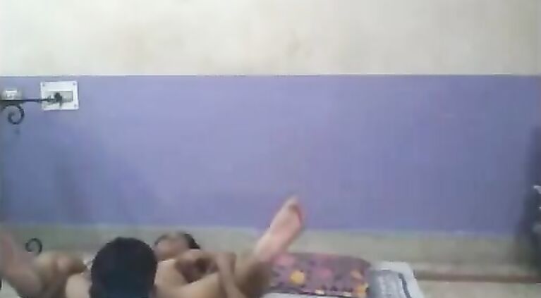 Amateur Couple On Floor Sex - Movies. video2porn2