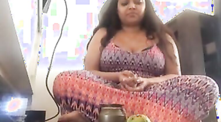 Pooja Aunty Masturbation - Movies. video2porn2