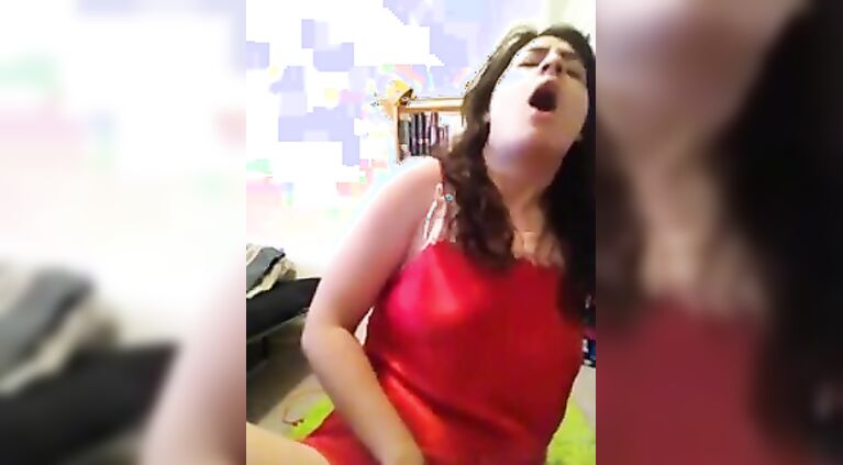 Sexy Indian Girl In Red - Movies. video2porn2