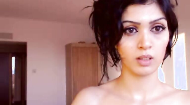 Punjabi NRI Girl On Live Cam - Movies. video2porn2