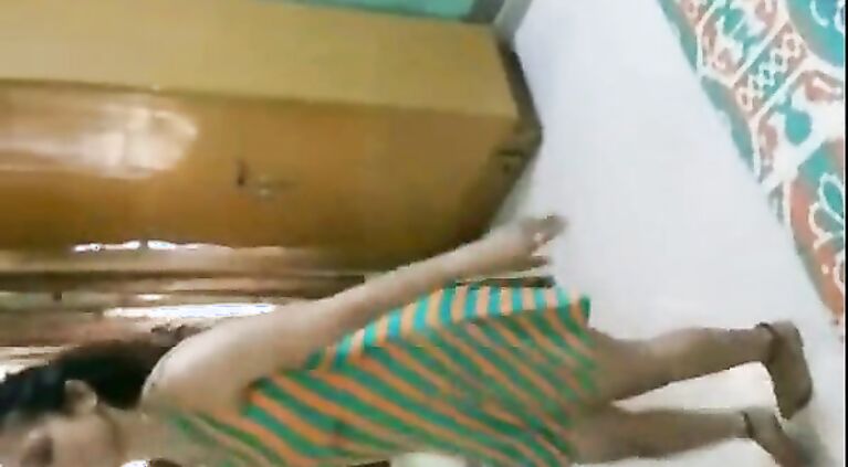 Bhabhi Dancing No Shalwar - Movies. video2porn2