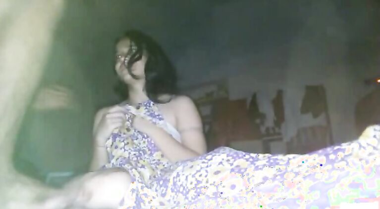 Karachi Girl Erum Fayyaz MMS - Movies. video2porn2
