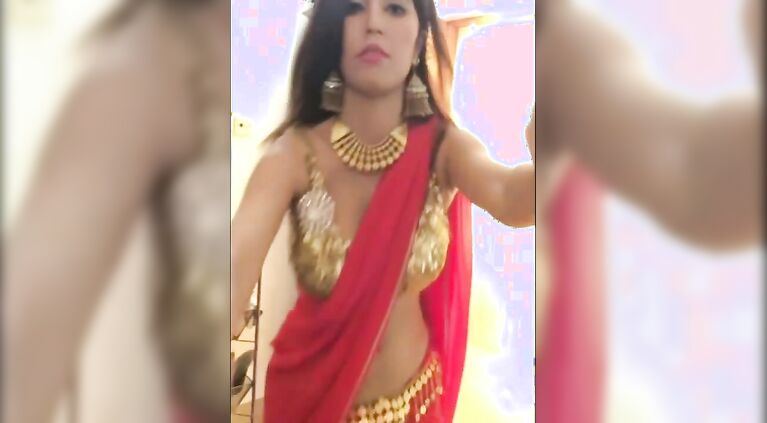 Hot Indian Girl Dance In Sari - Movies. video2porn2