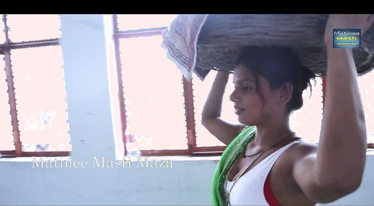 Sabzi Wali Bhabhi Say Romance - Movies. video2porn2