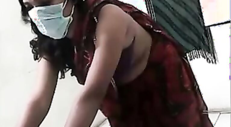 Hot Indian Bhabhi Exposing - Movies.