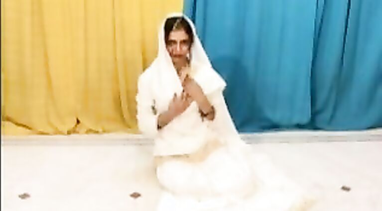 Desi Babe Koena Dancing - Movies.