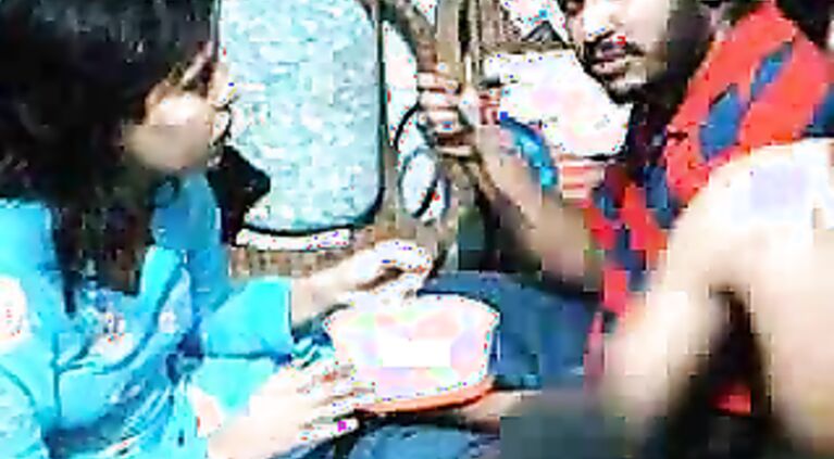 Mature couple of Bhopal having a sex in their bedroom