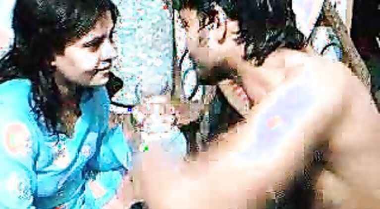 Mature couple of Bhopal having a sex in their bedroom