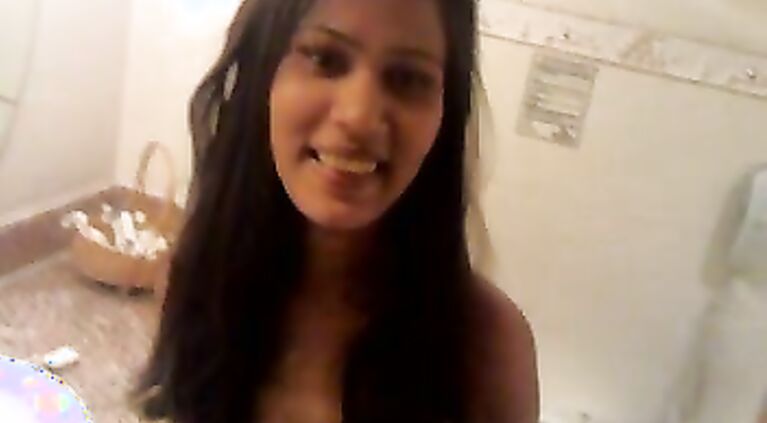 Jaan-e-Maan Give Me Smile - Movies.