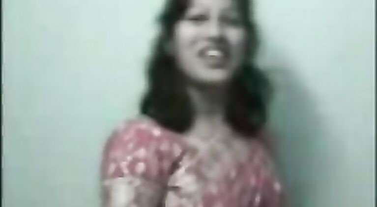 Bhabhi Ka Nanda Shower - Movies.
