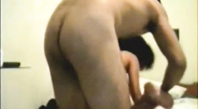 Punjabi sikh girl ameesha kaur from chandigarh hot sex scandal having sex with her boyfriend.